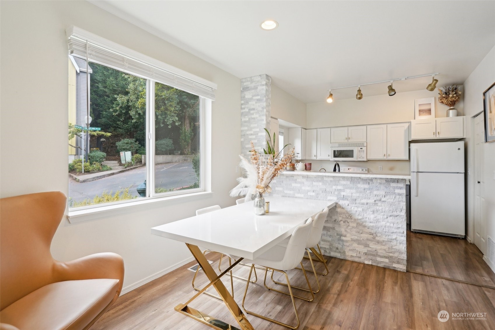 property viewer photo 8
