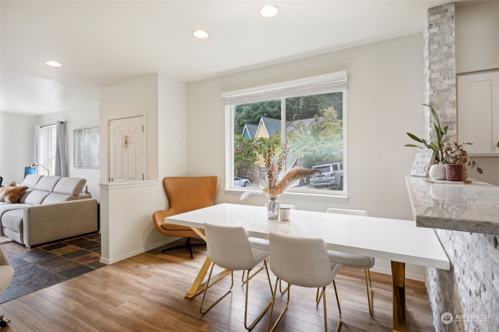 property viewer photo 9