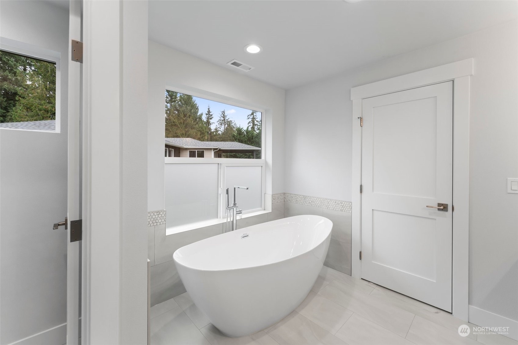 property viewer photo 25