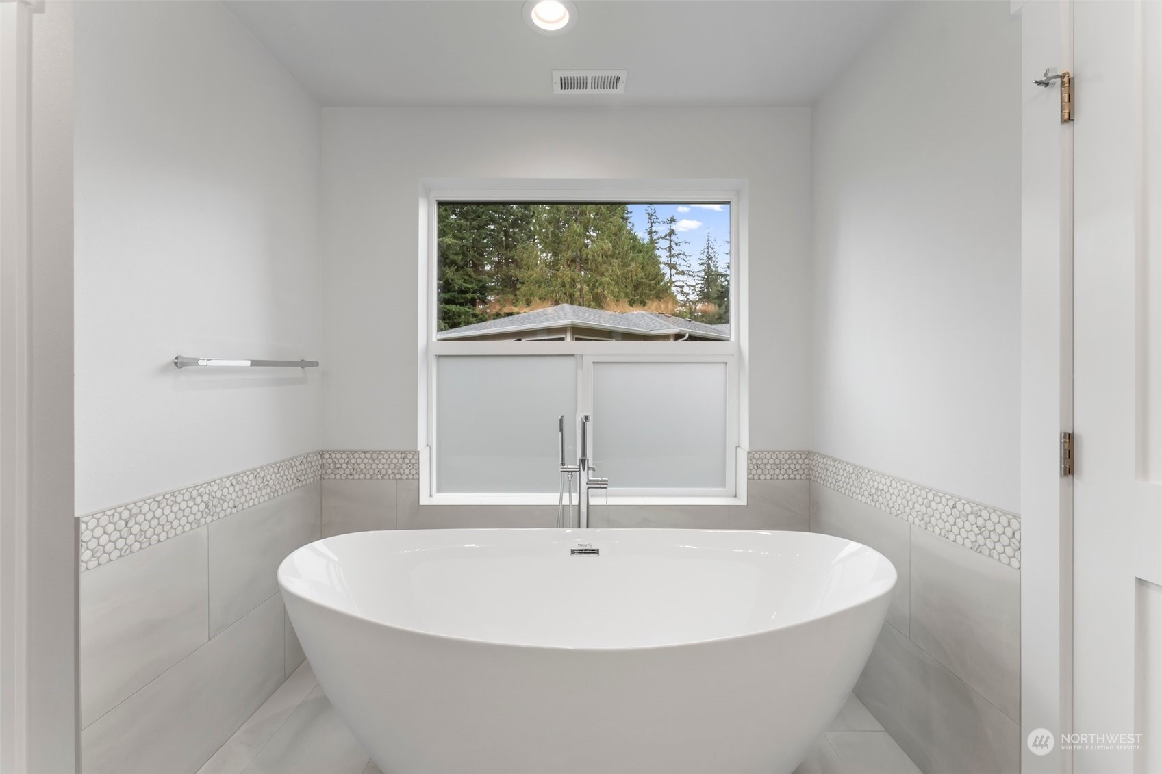 property viewer photo 26