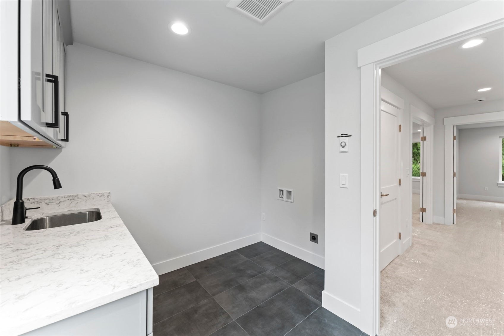 property viewer photo 33