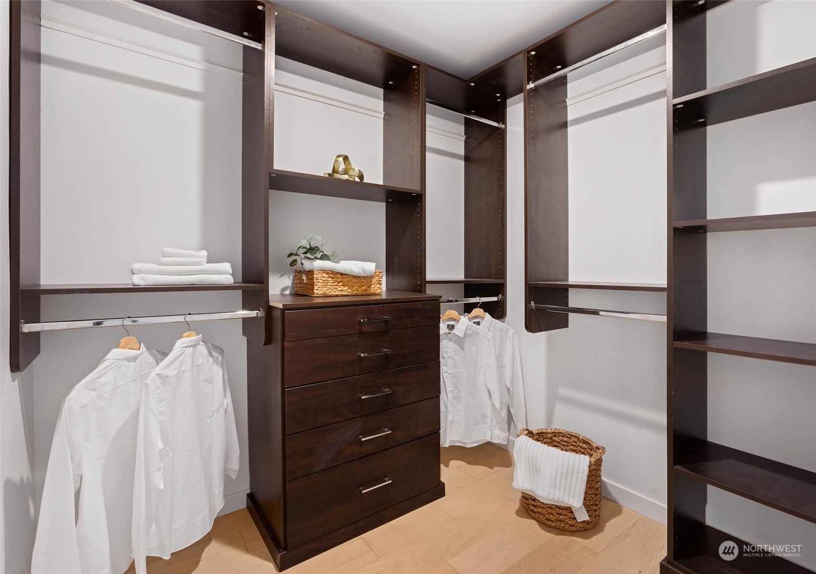 property viewer photo 17
