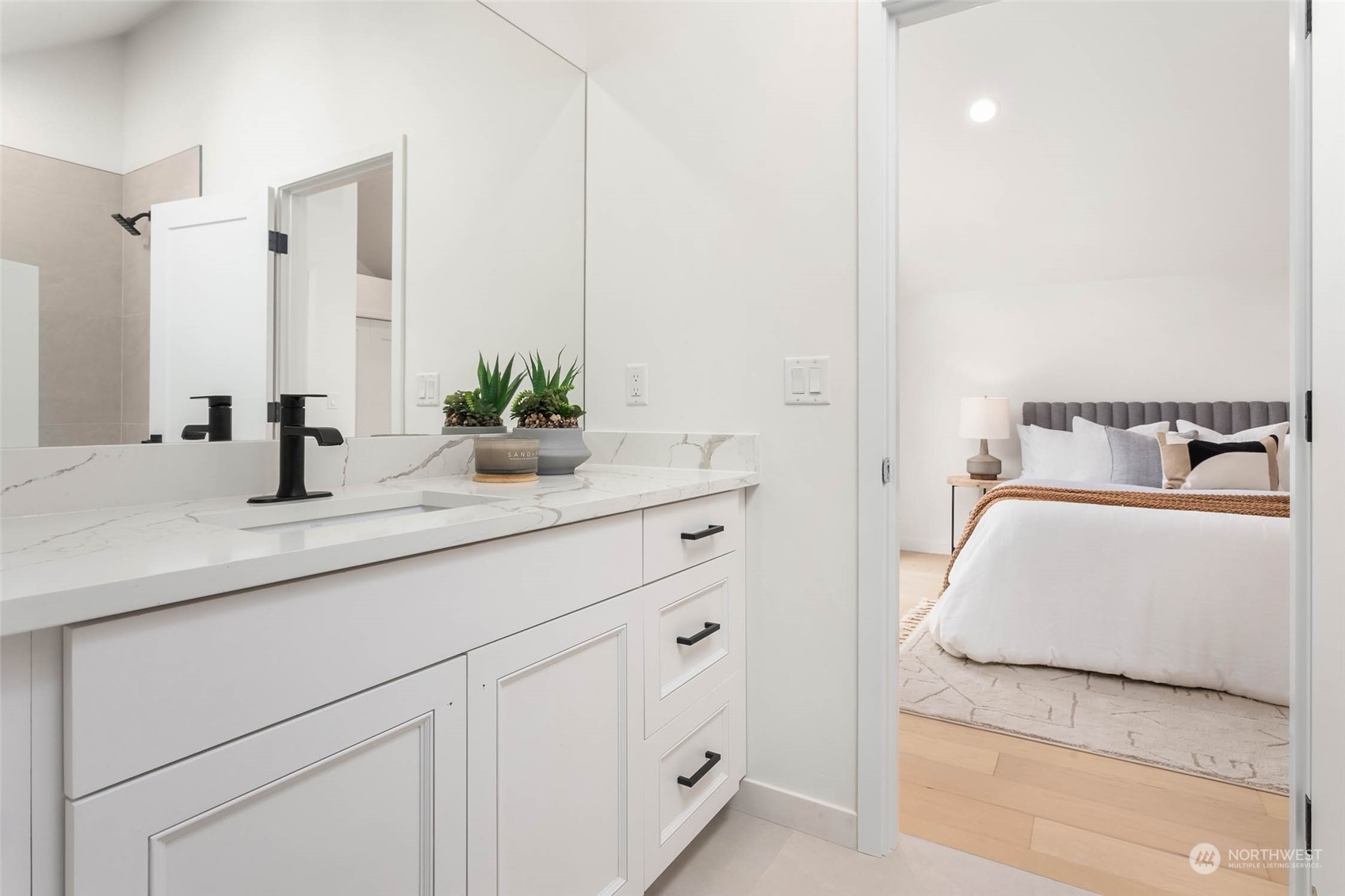 property viewer photo 25