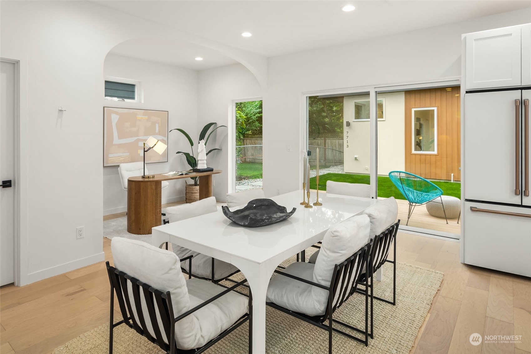 property viewer photo 8