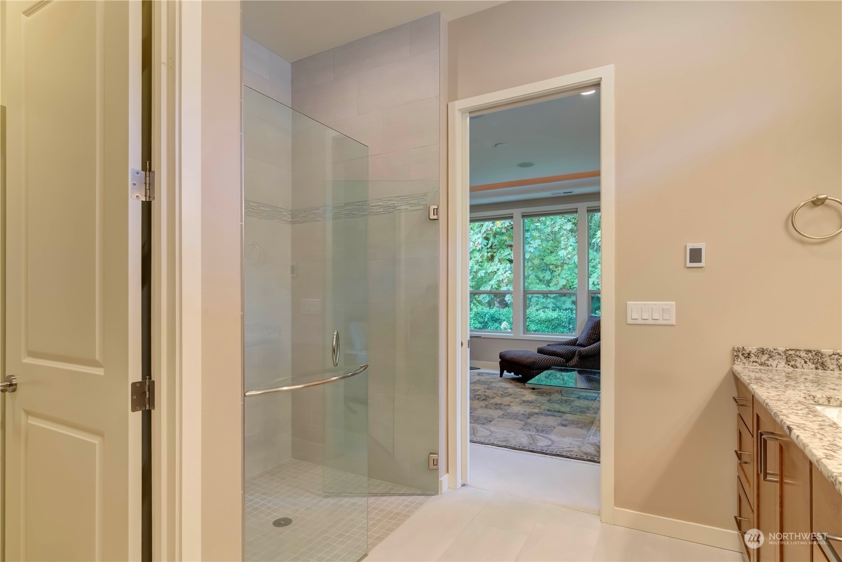 property viewer photo 20