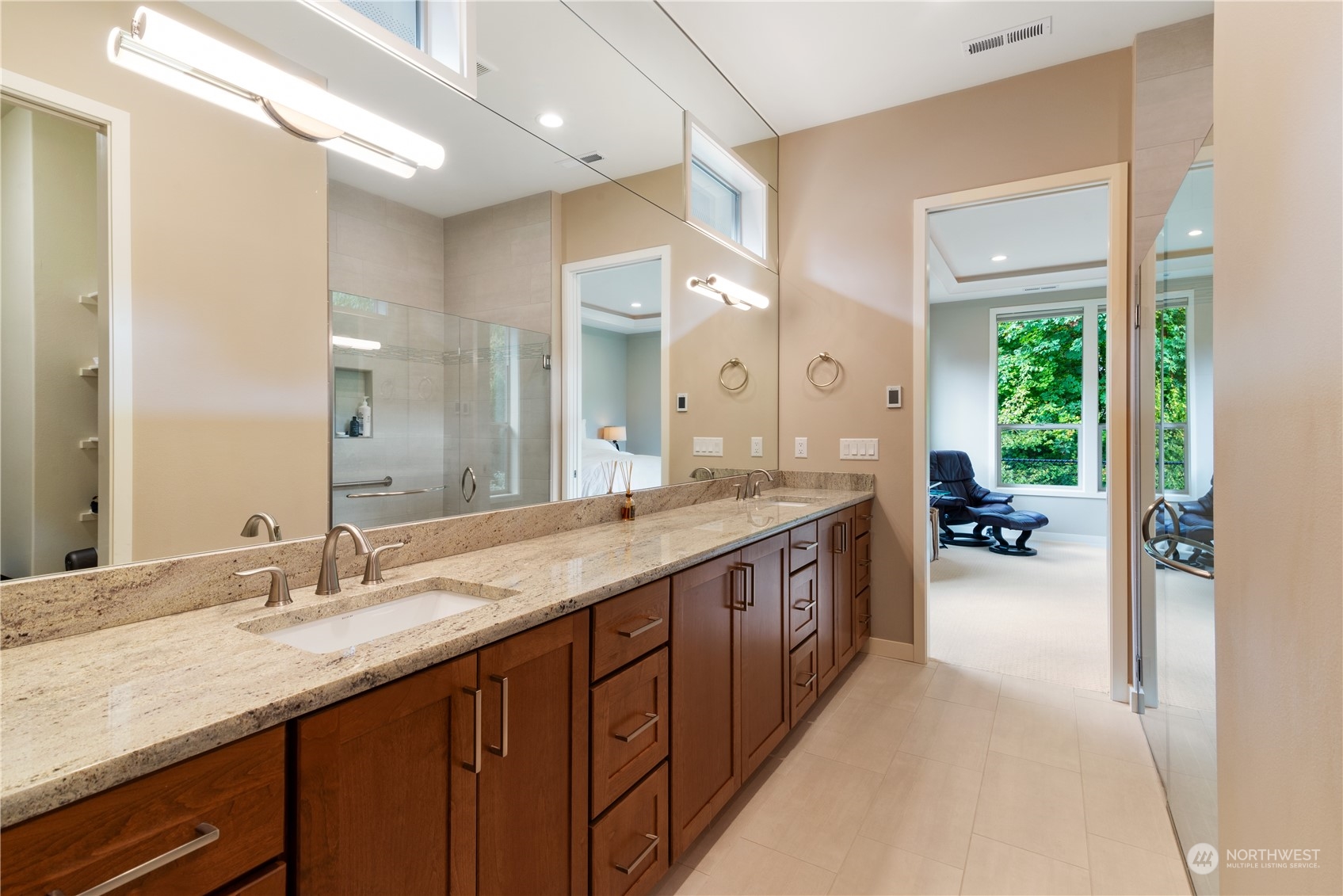 property viewer photo 23