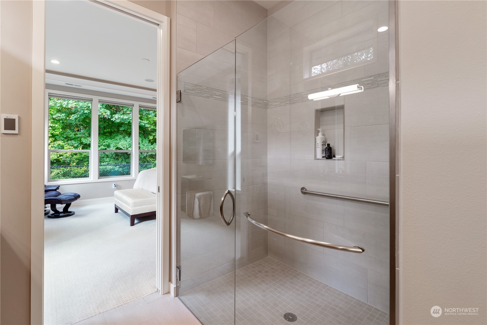 property viewer photo 24
