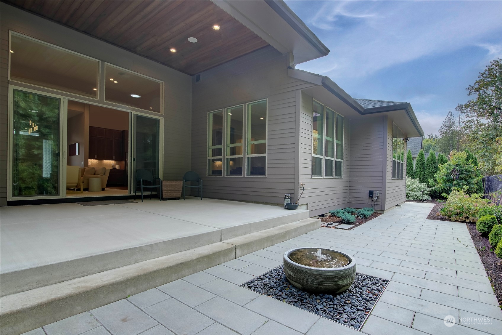 property viewer photo 35