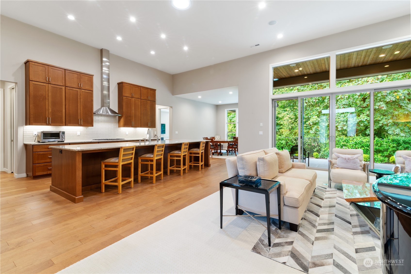 property viewer photo 9