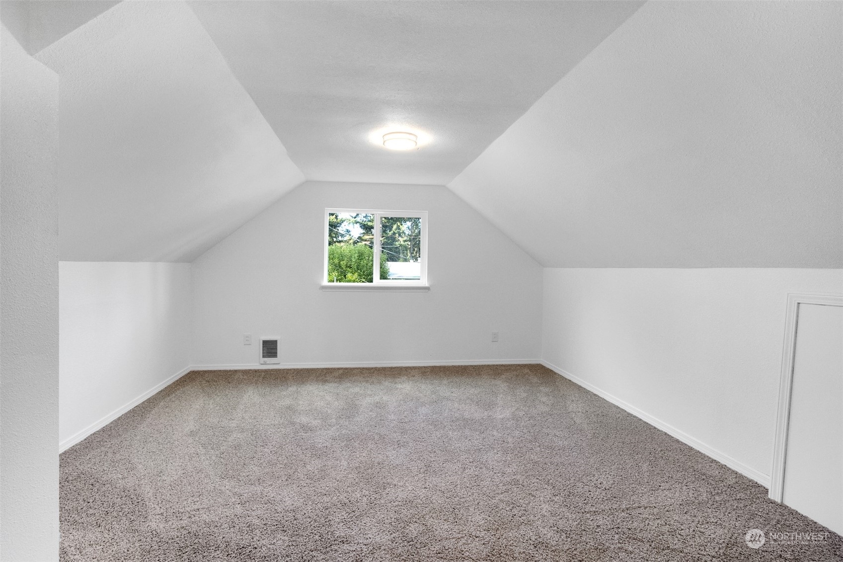 property viewer photo 11