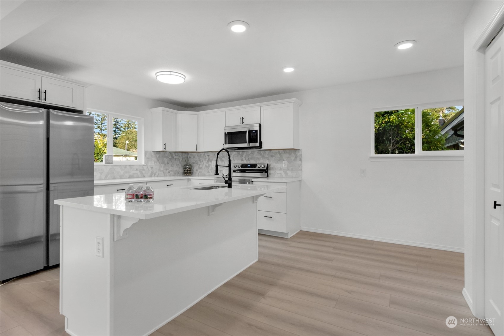 property viewer photo 6
