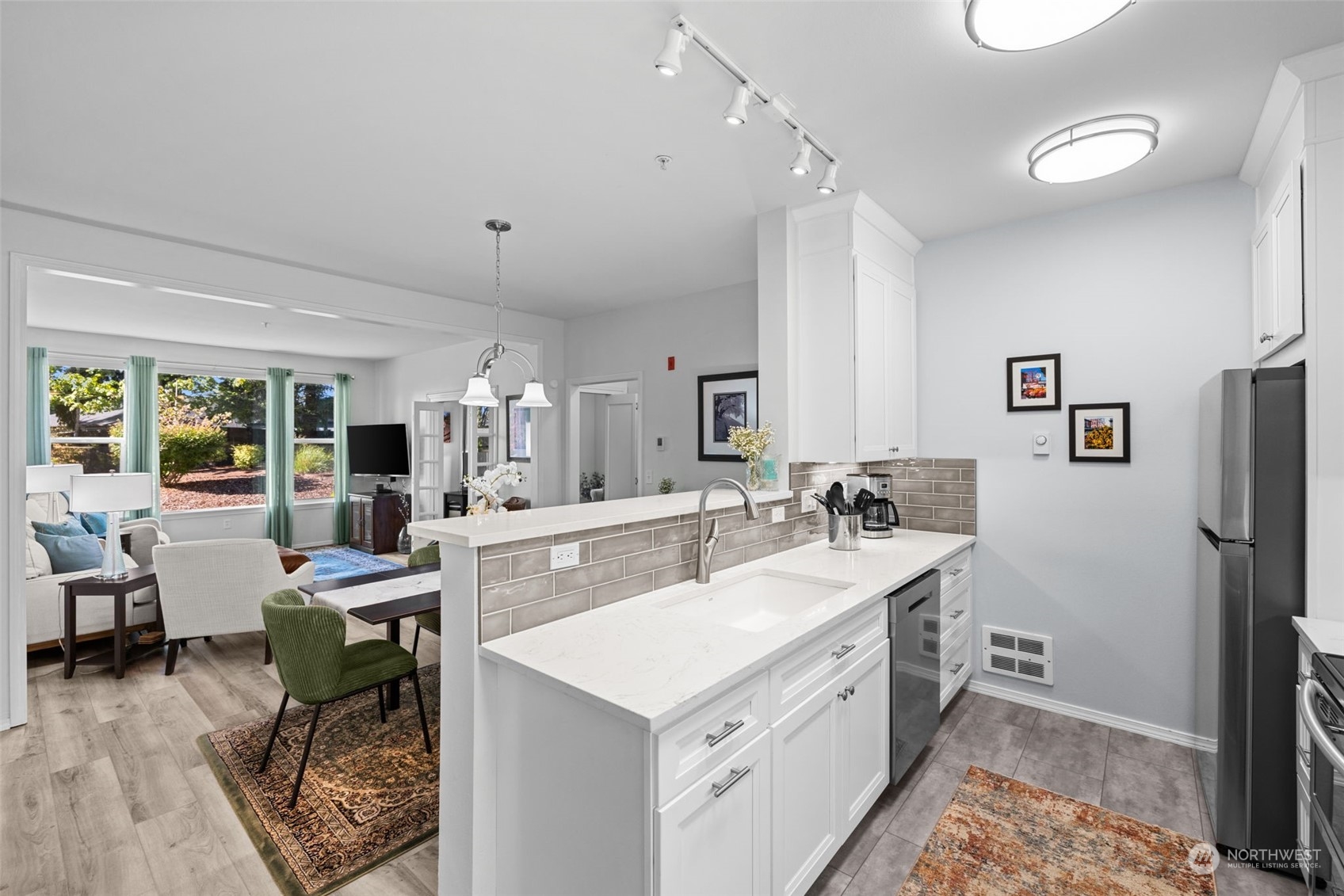property viewer photo 10