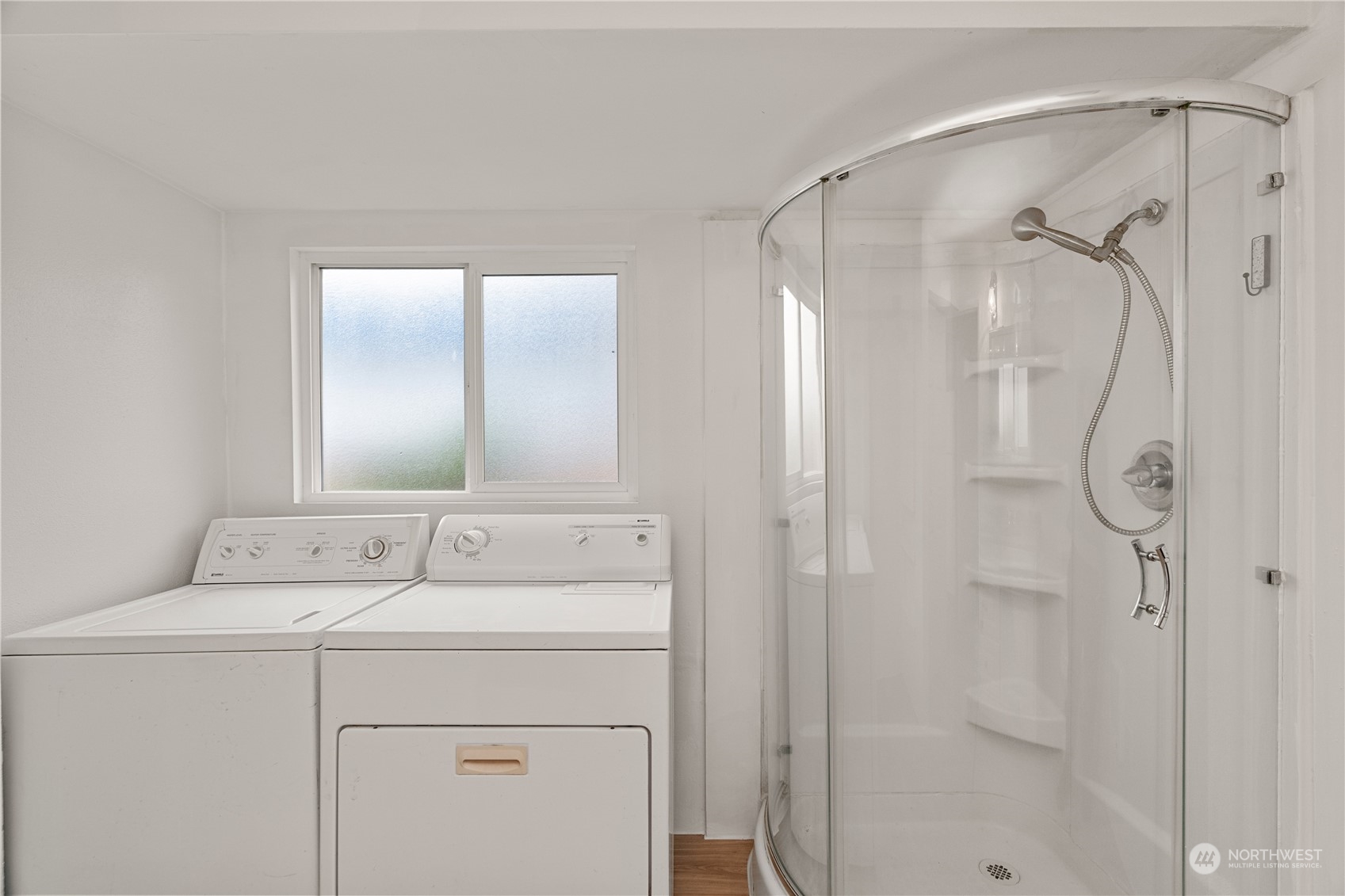 property viewer photo 11