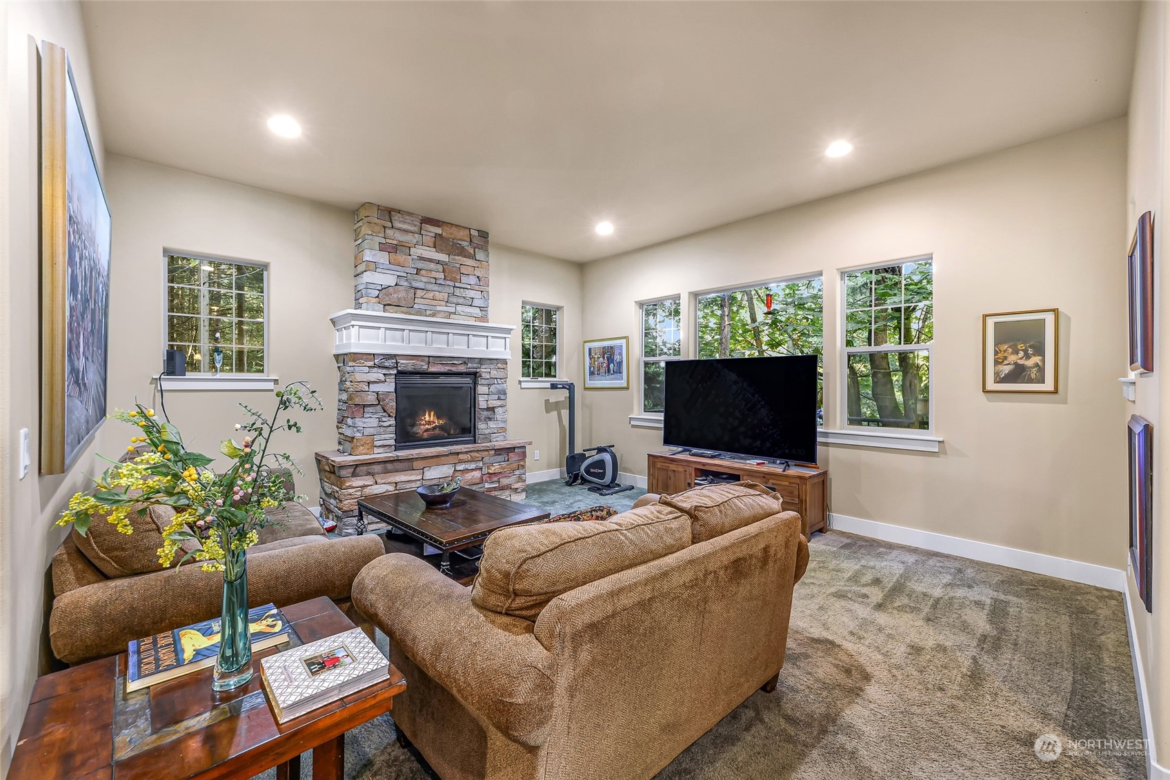 property viewer photo 19