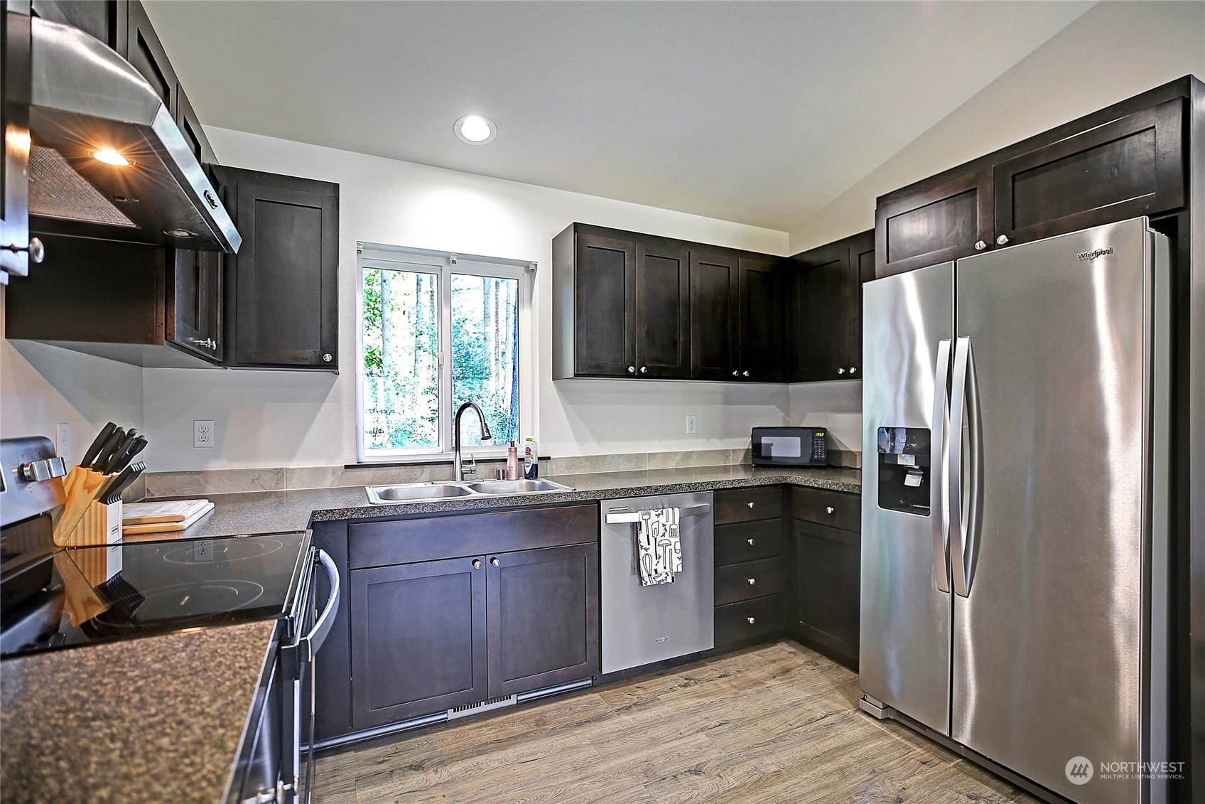property viewer photo 35