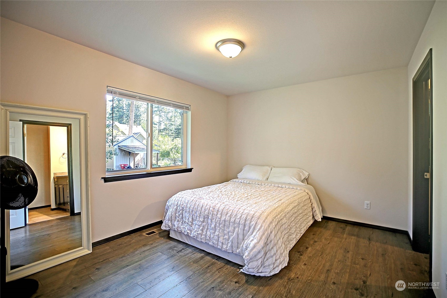 property viewer photo 36