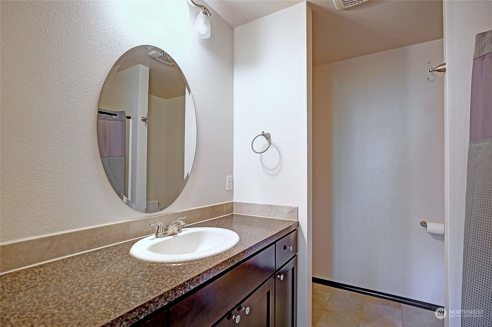 property viewer photo 37
