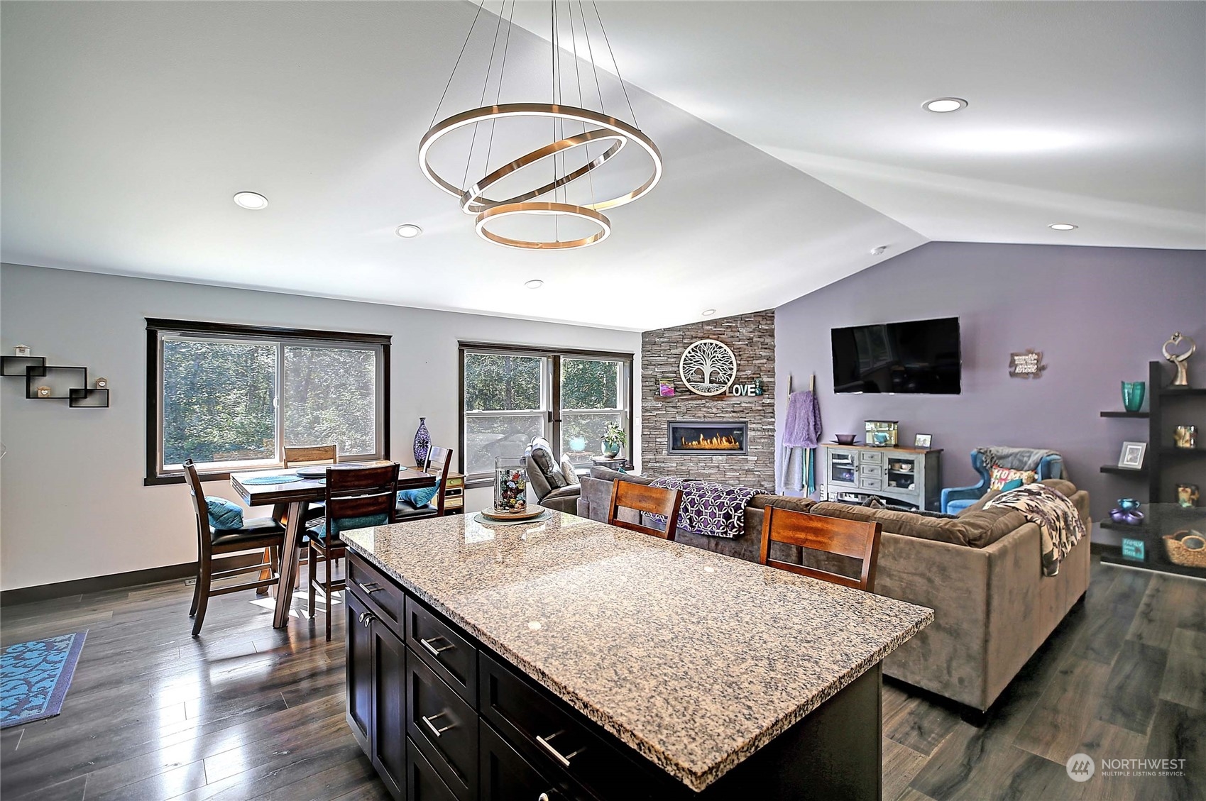 property viewer photo 5