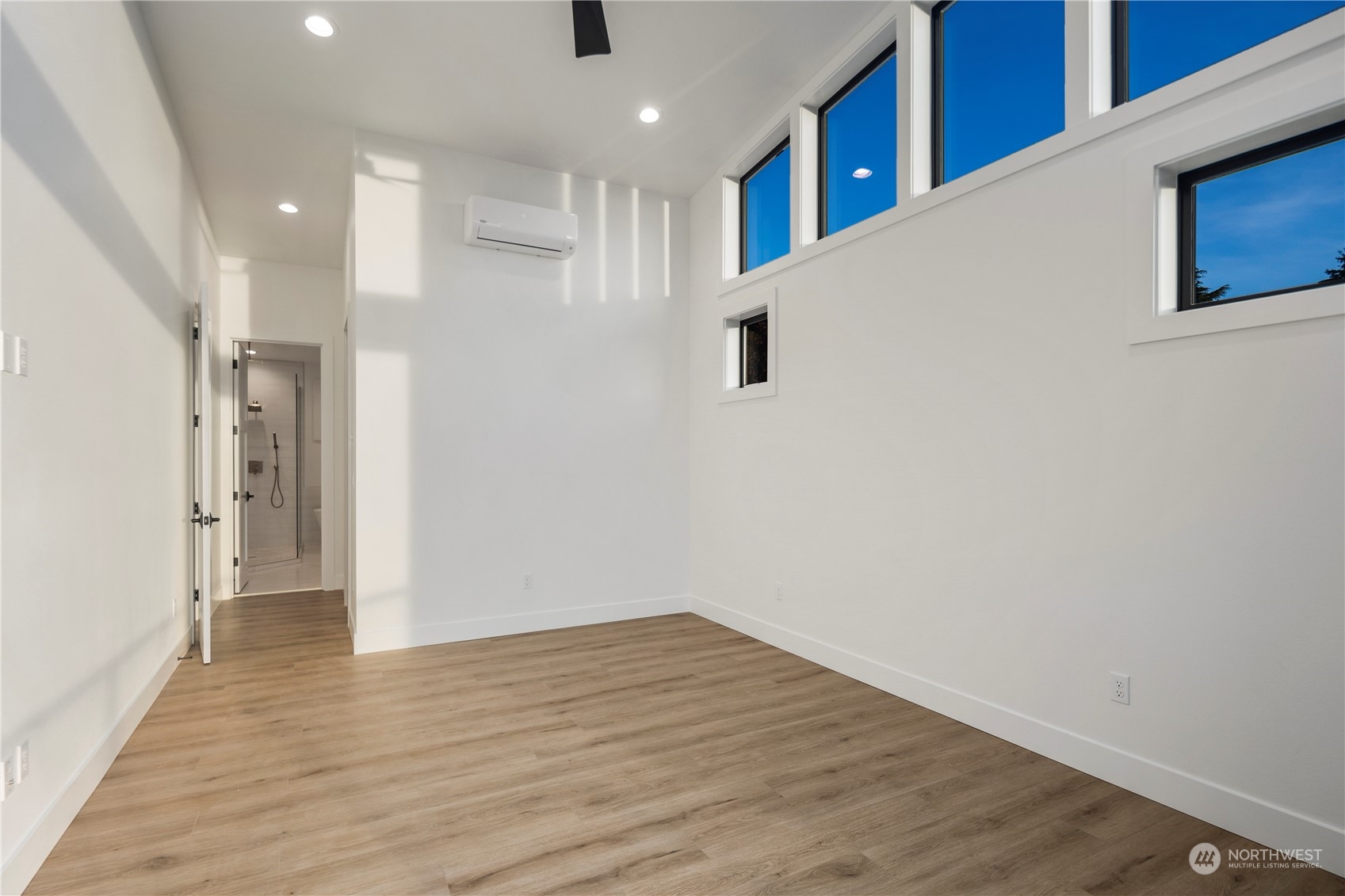 property viewer photo 20