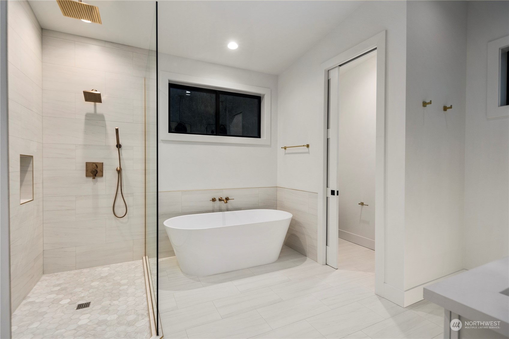 property viewer photo 24