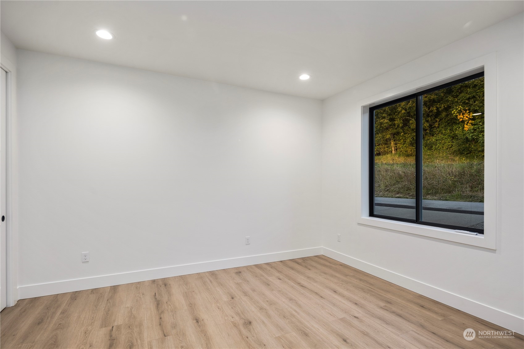 property viewer photo 28