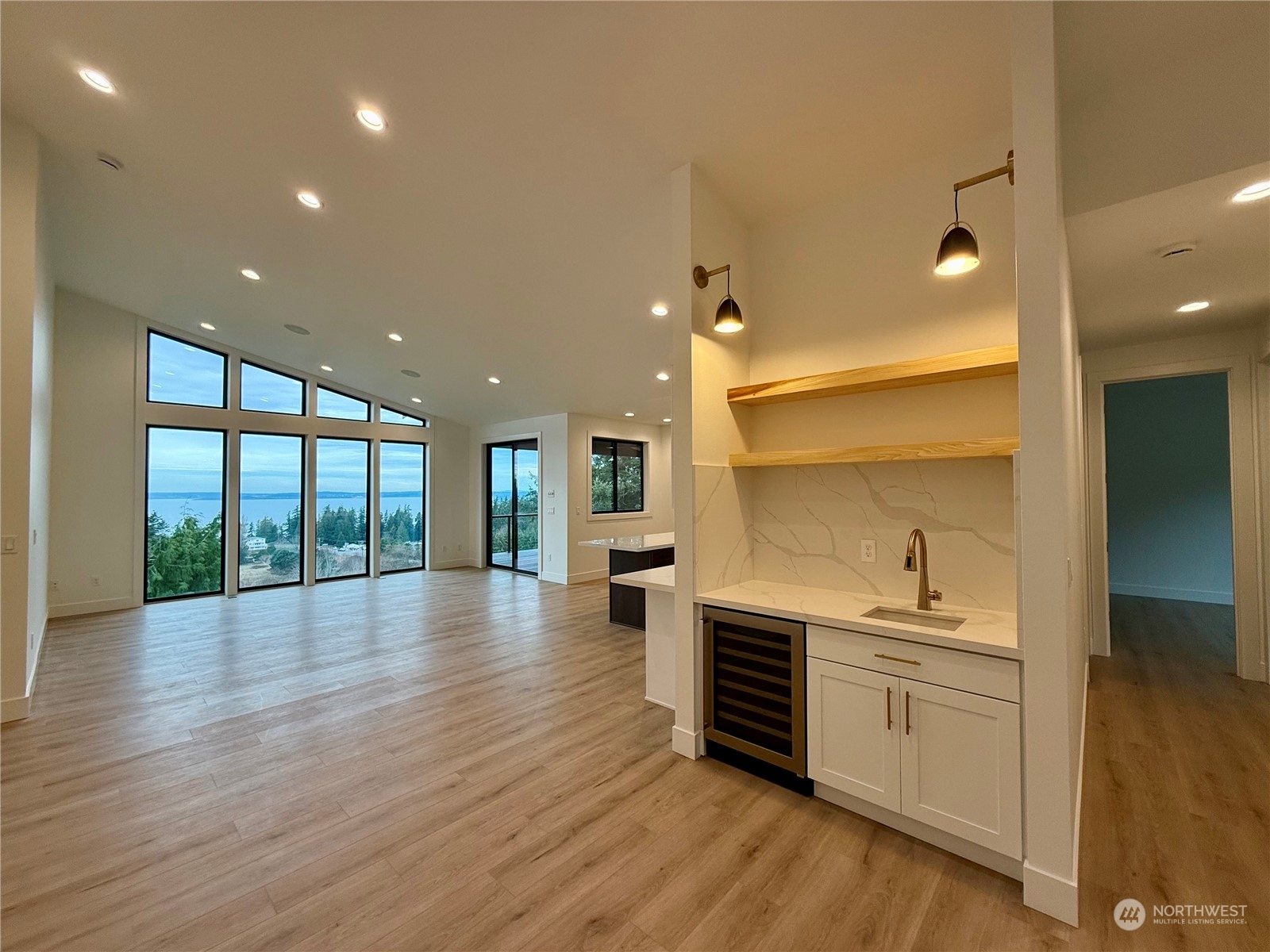 property viewer photo 9