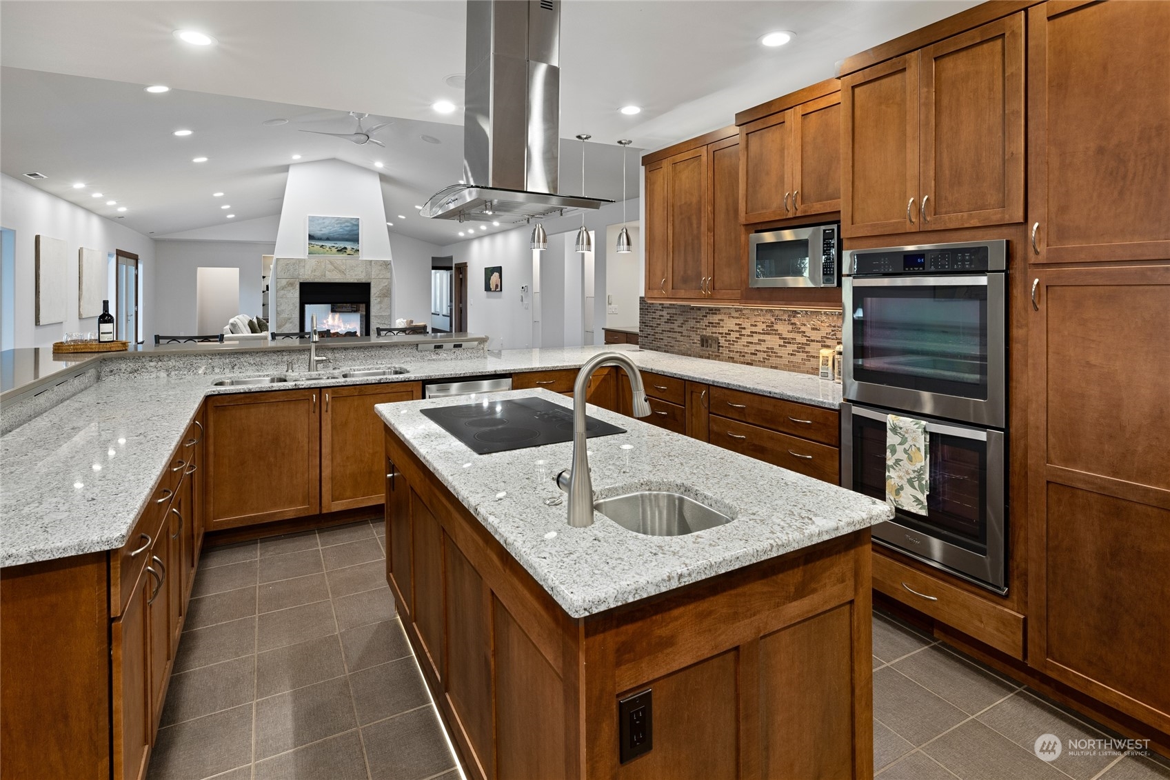 property viewer photo 15