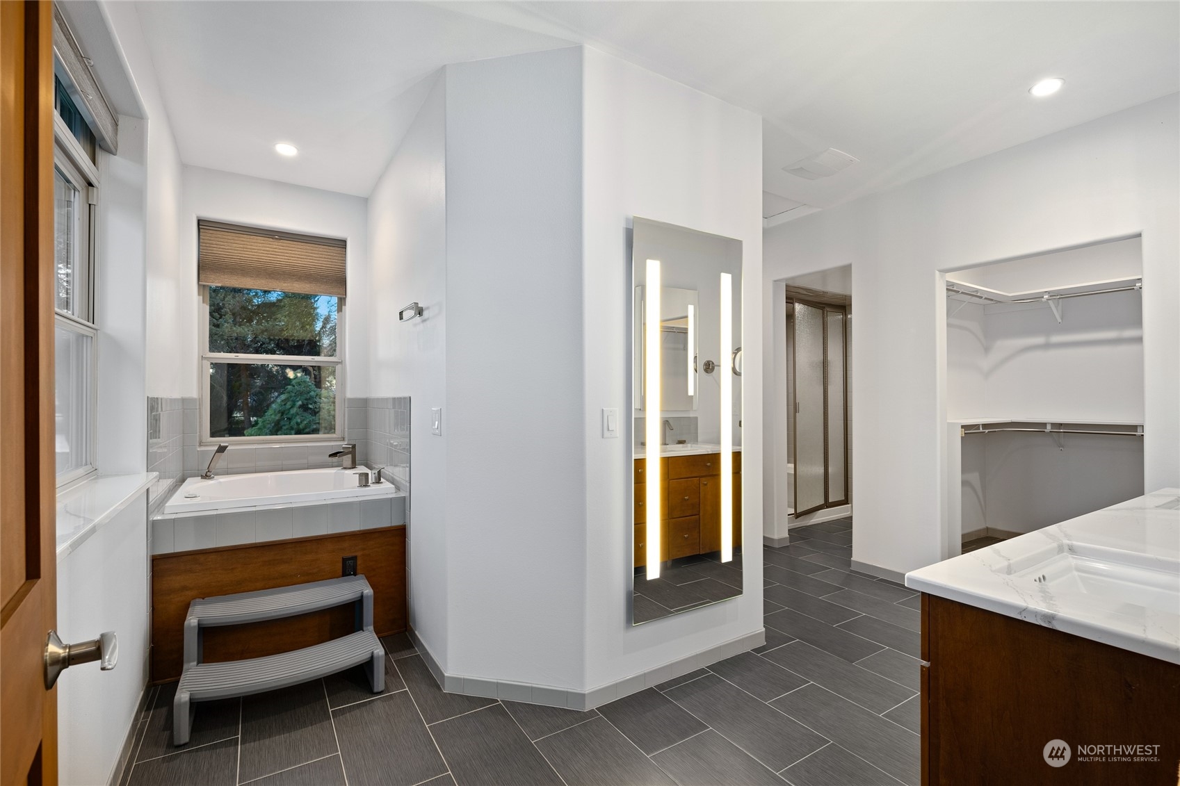 property viewer photo 21
