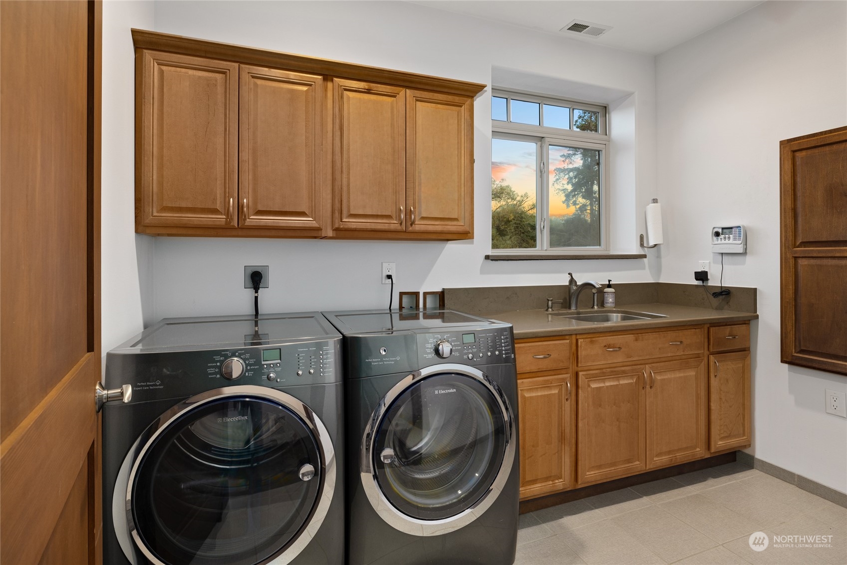 property viewer photo 33