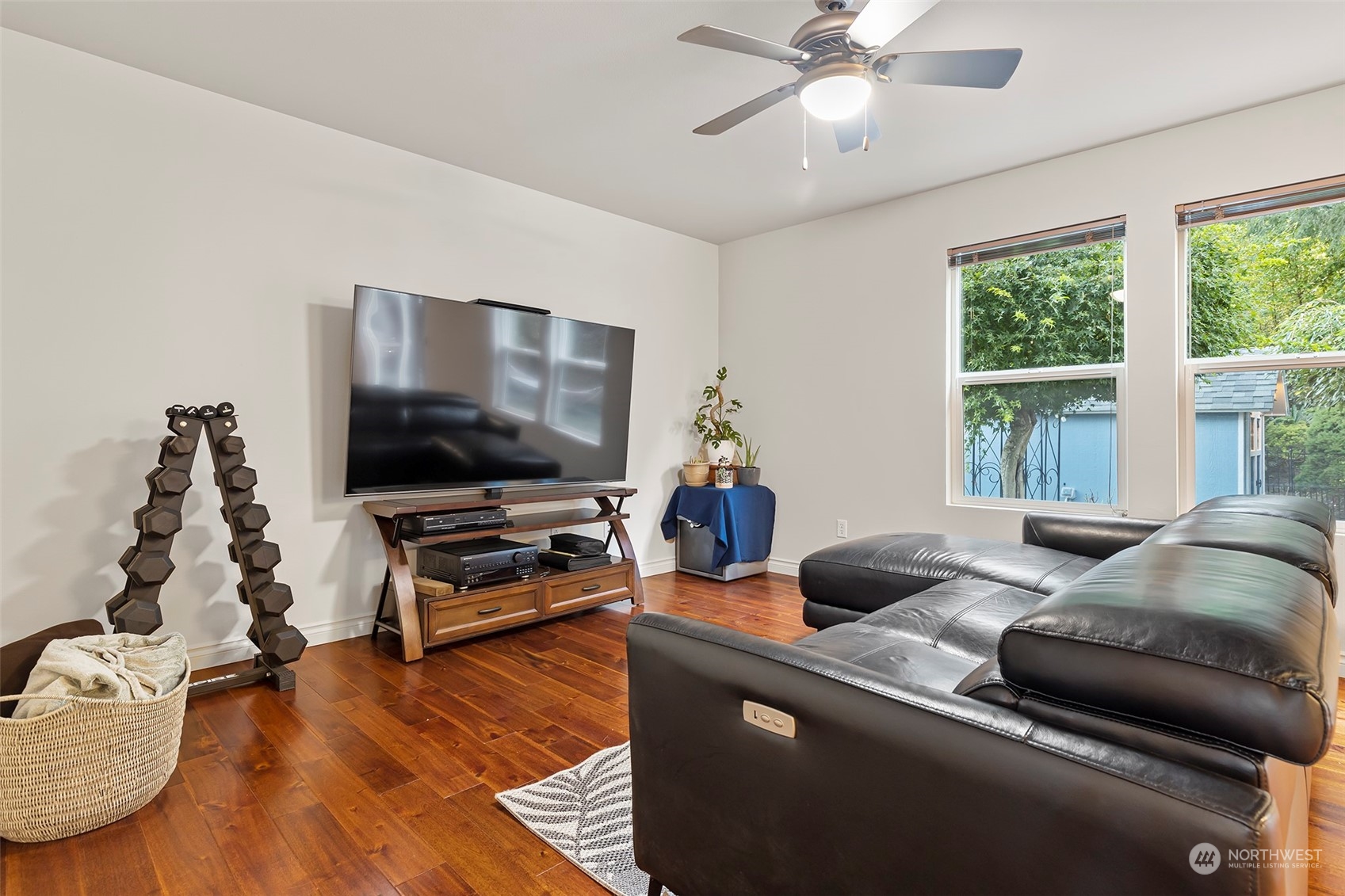 property viewer photo 10