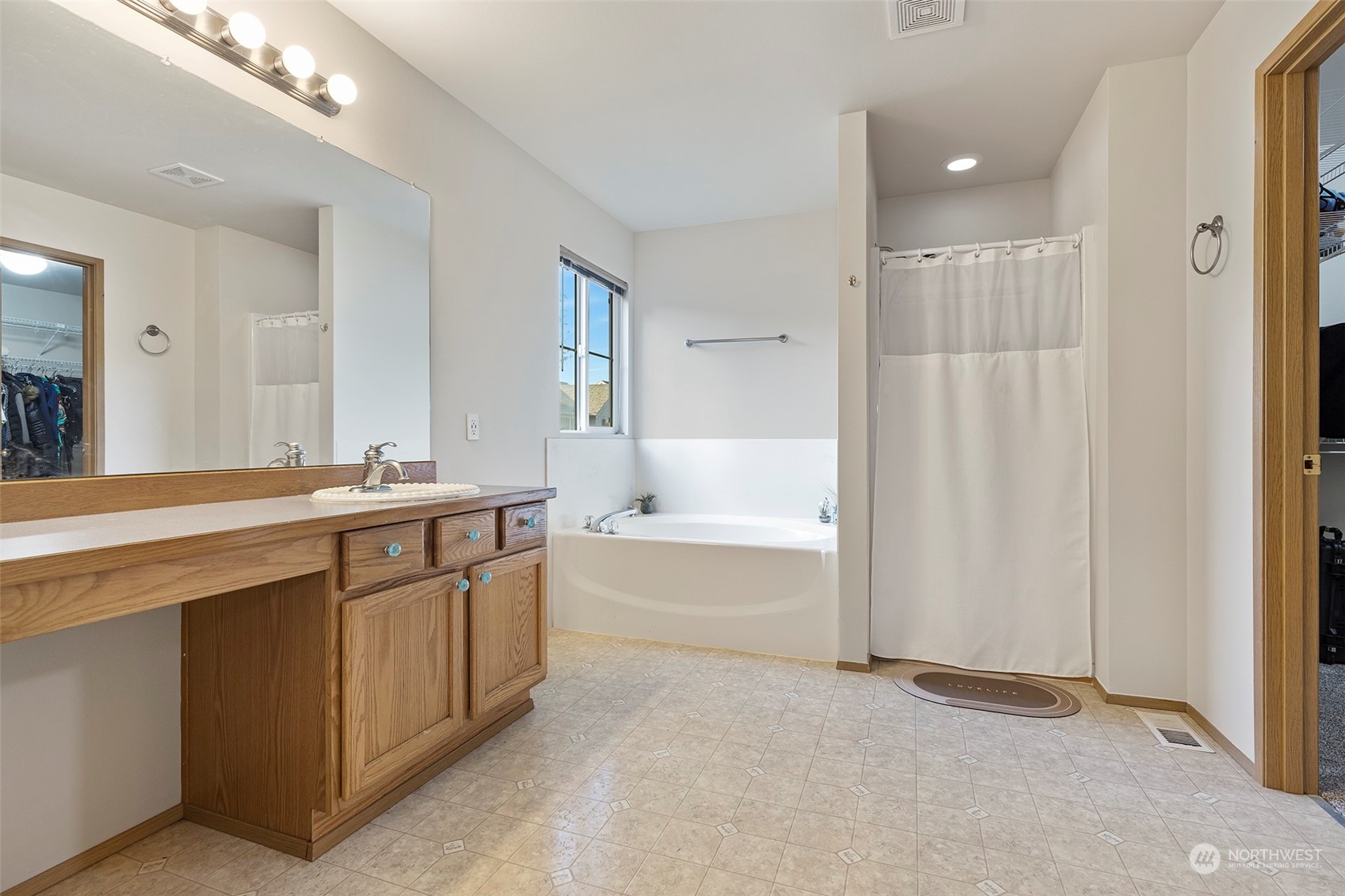 property viewer photo 23