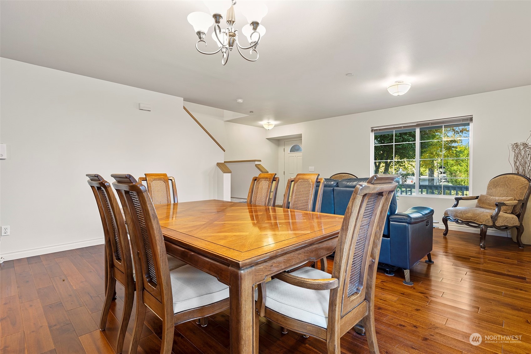 property viewer photo 9