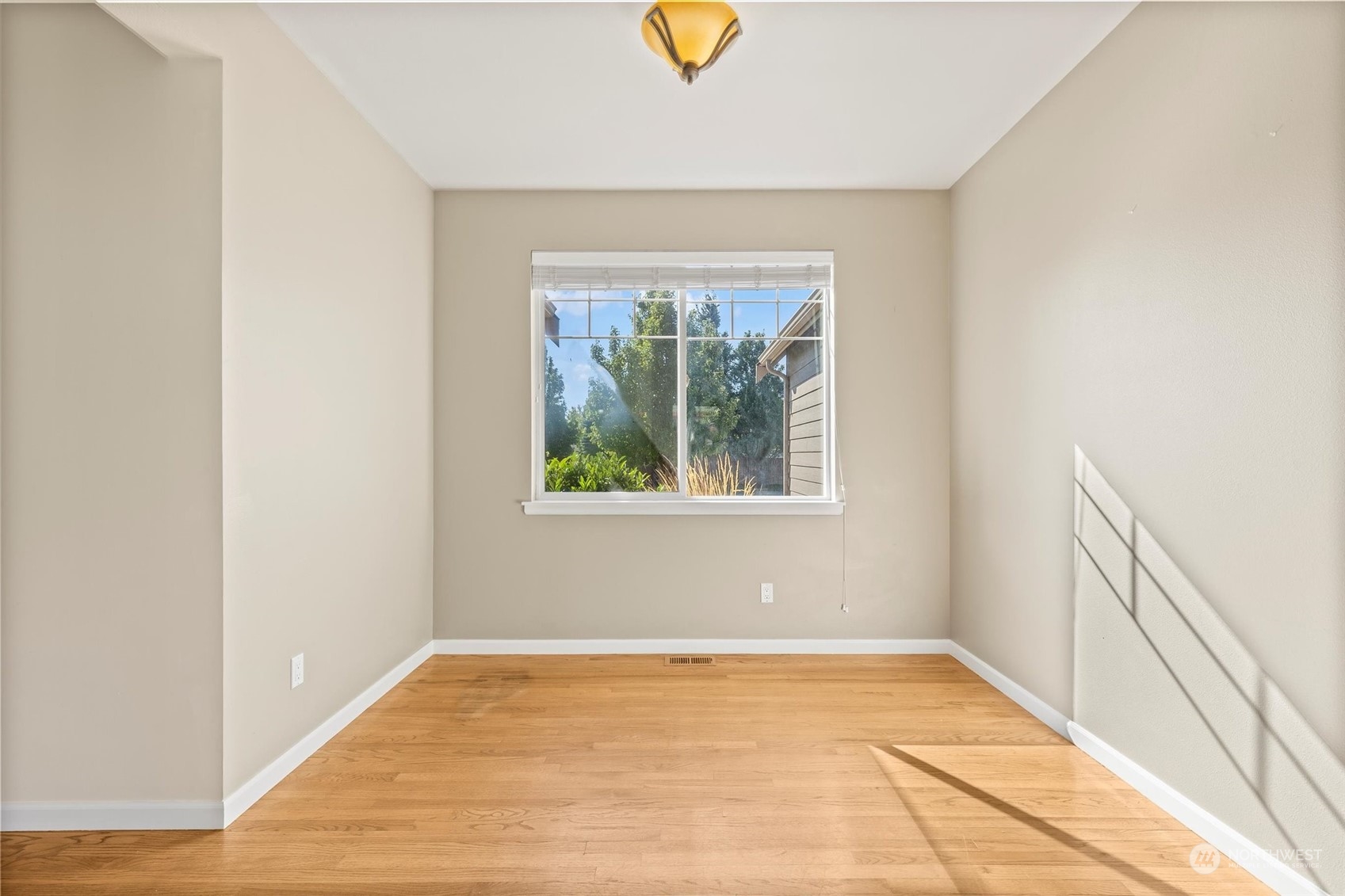 property viewer photo 9