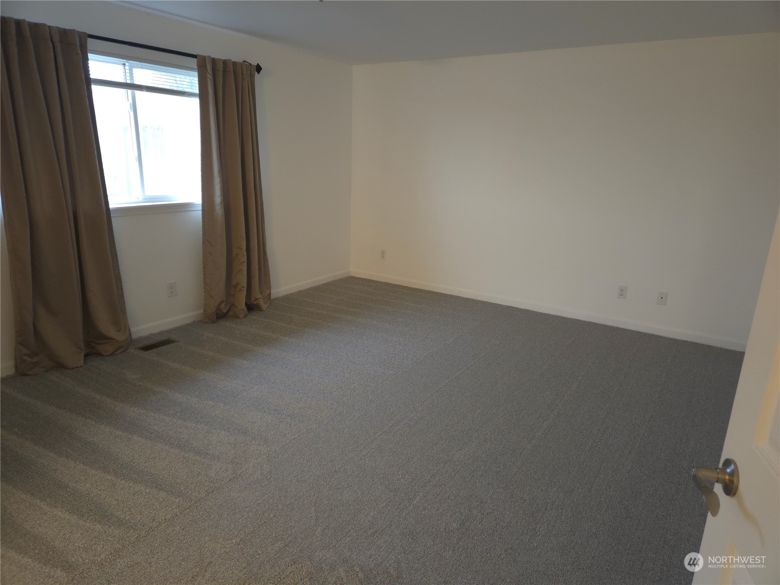 property viewer photo 11