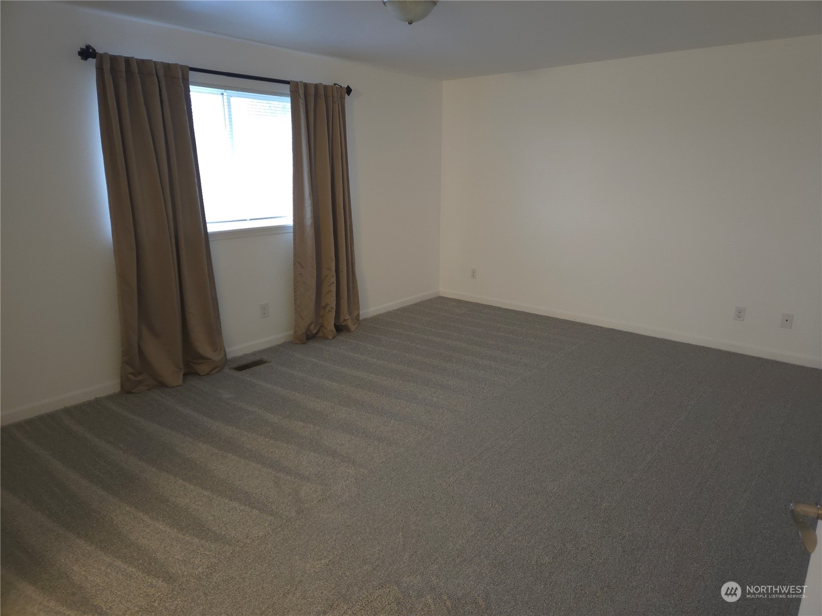 property viewer photo 13