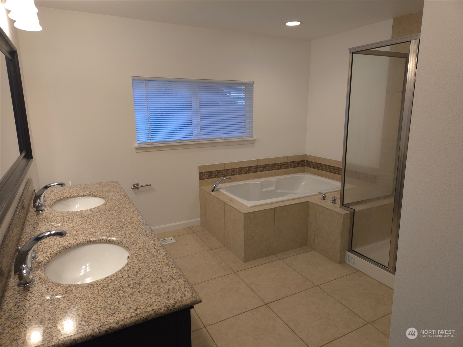 property viewer photo 17