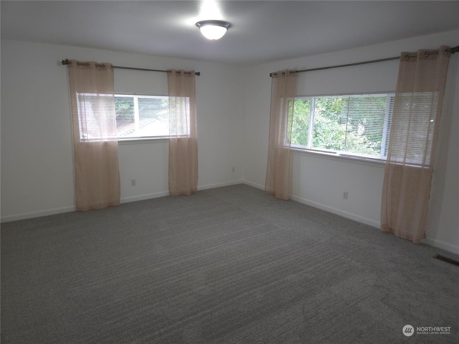 property viewer photo 18