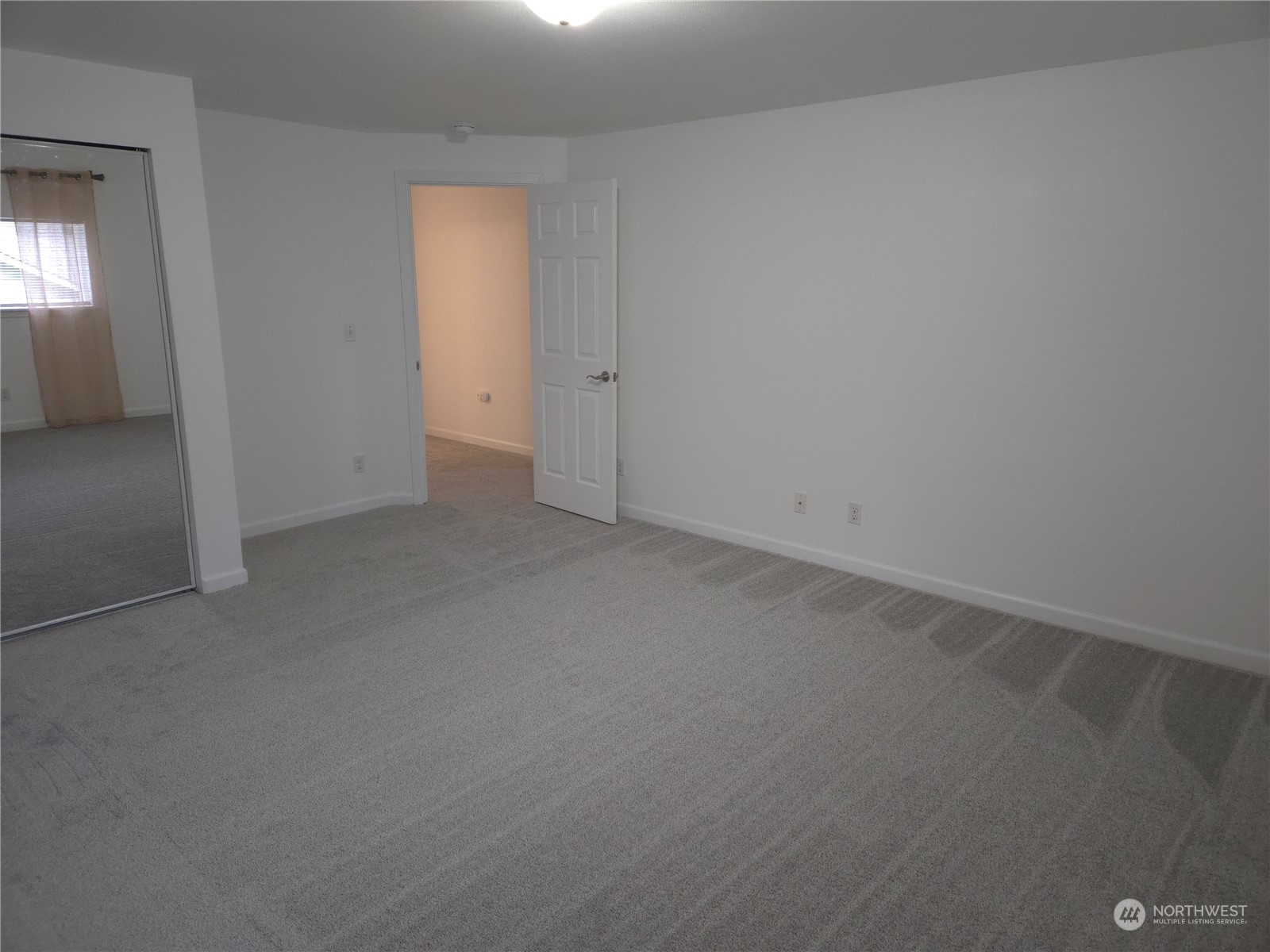property viewer photo 19