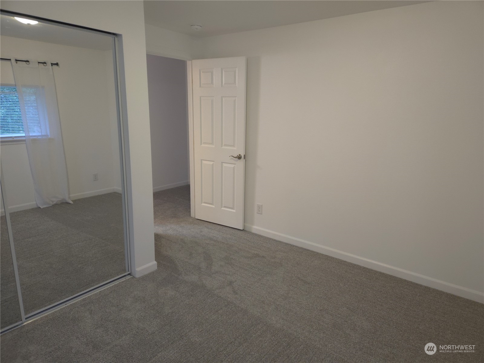 property viewer photo 23