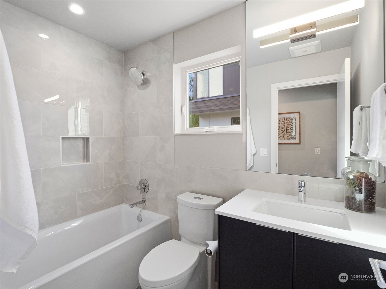 property viewer photo 6