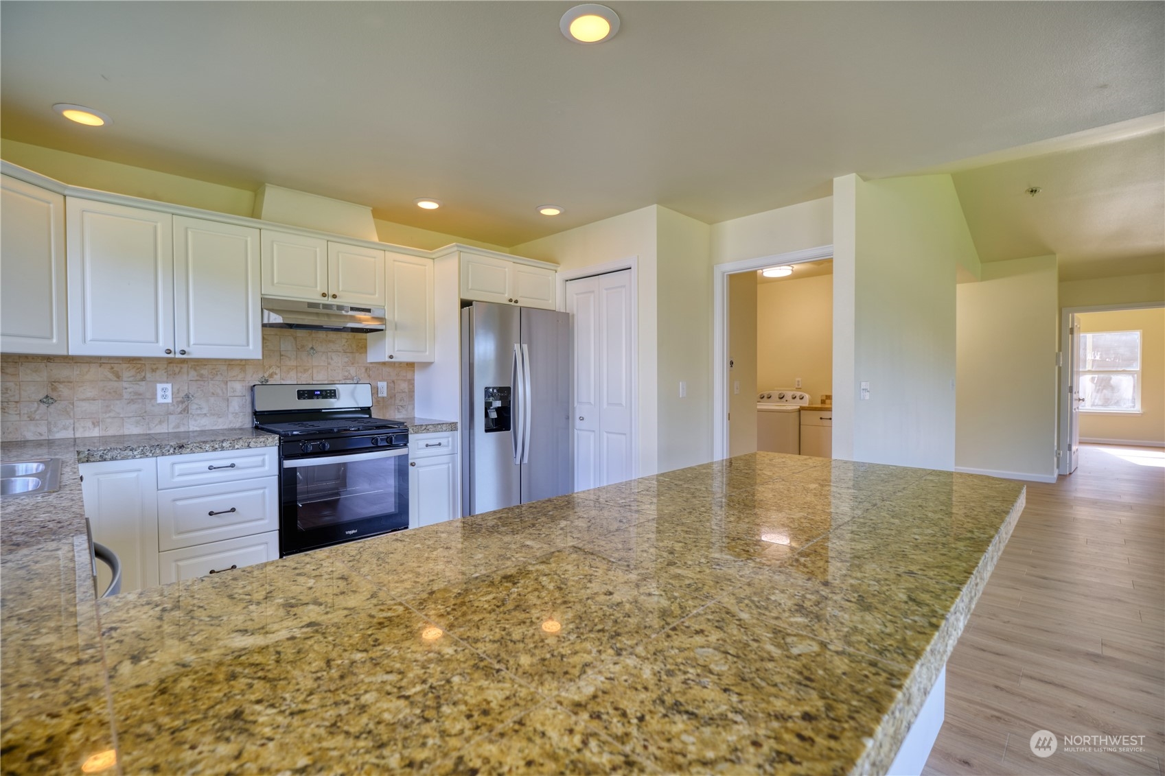 property viewer photo 4