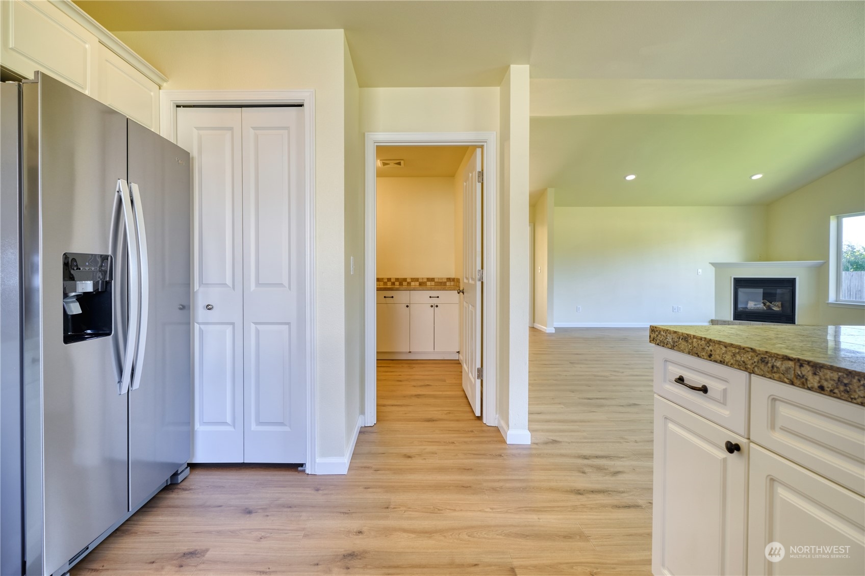 property viewer photo 6