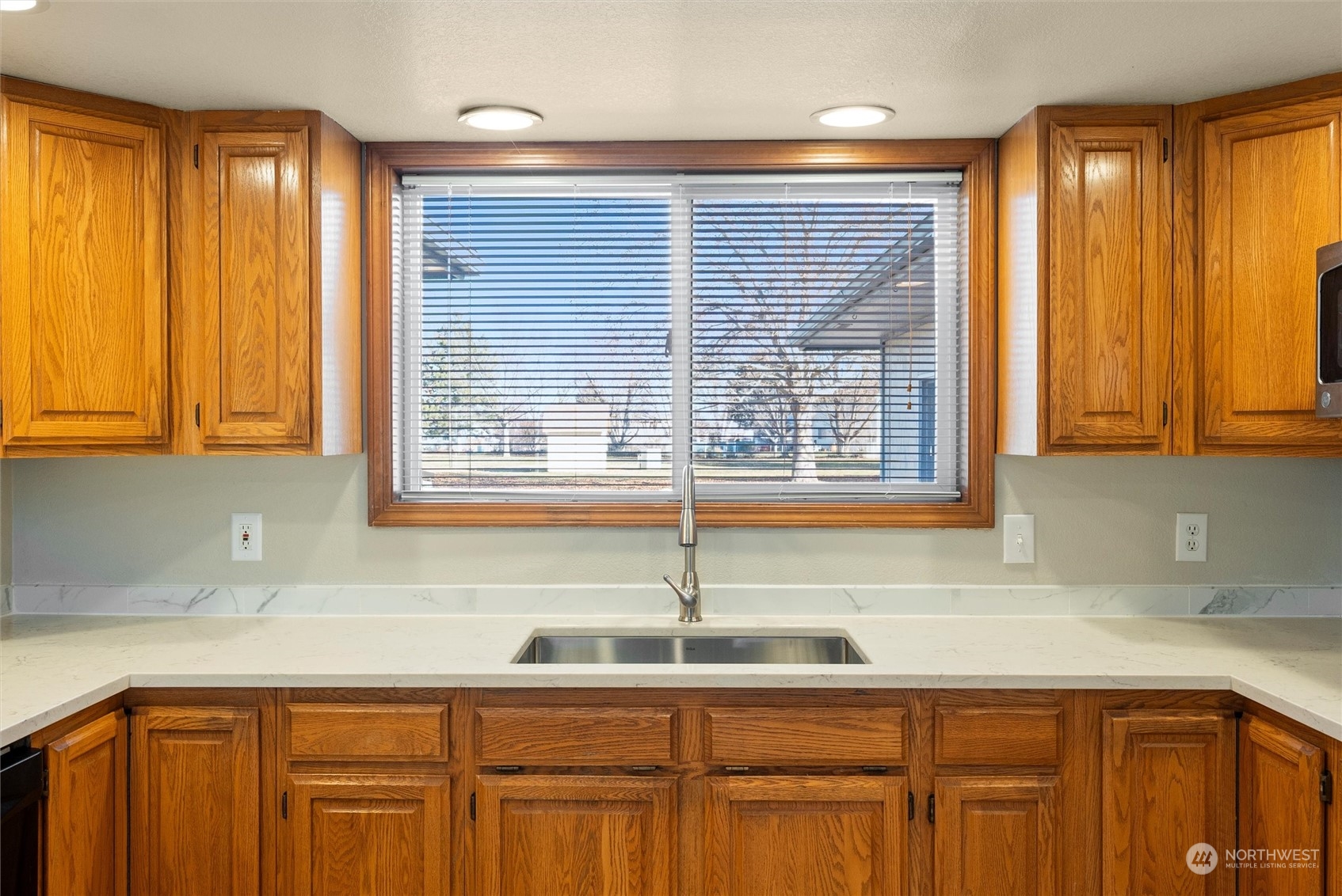 property viewer photo 12