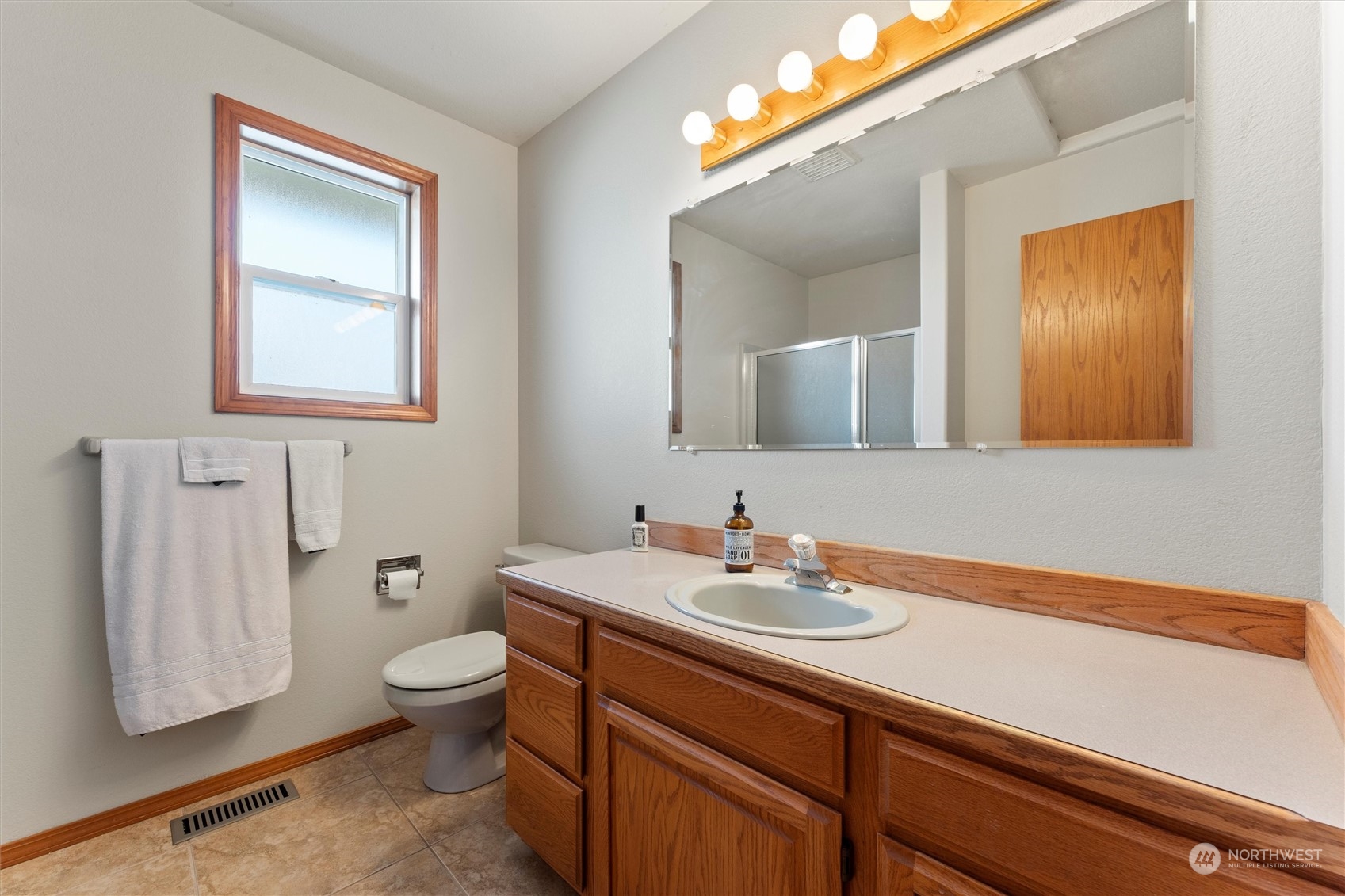 property viewer photo 18