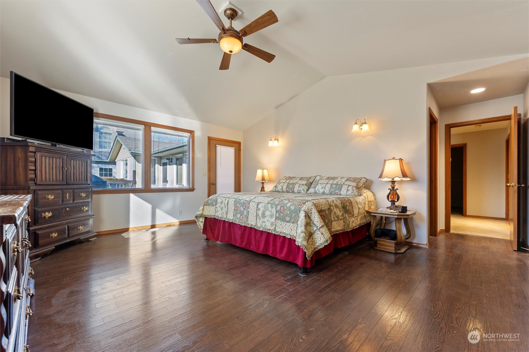 property viewer photo 27
