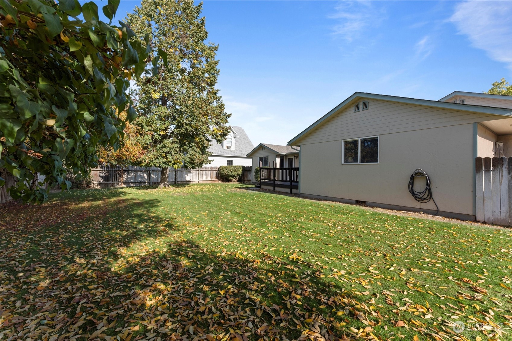 property viewer photo 35