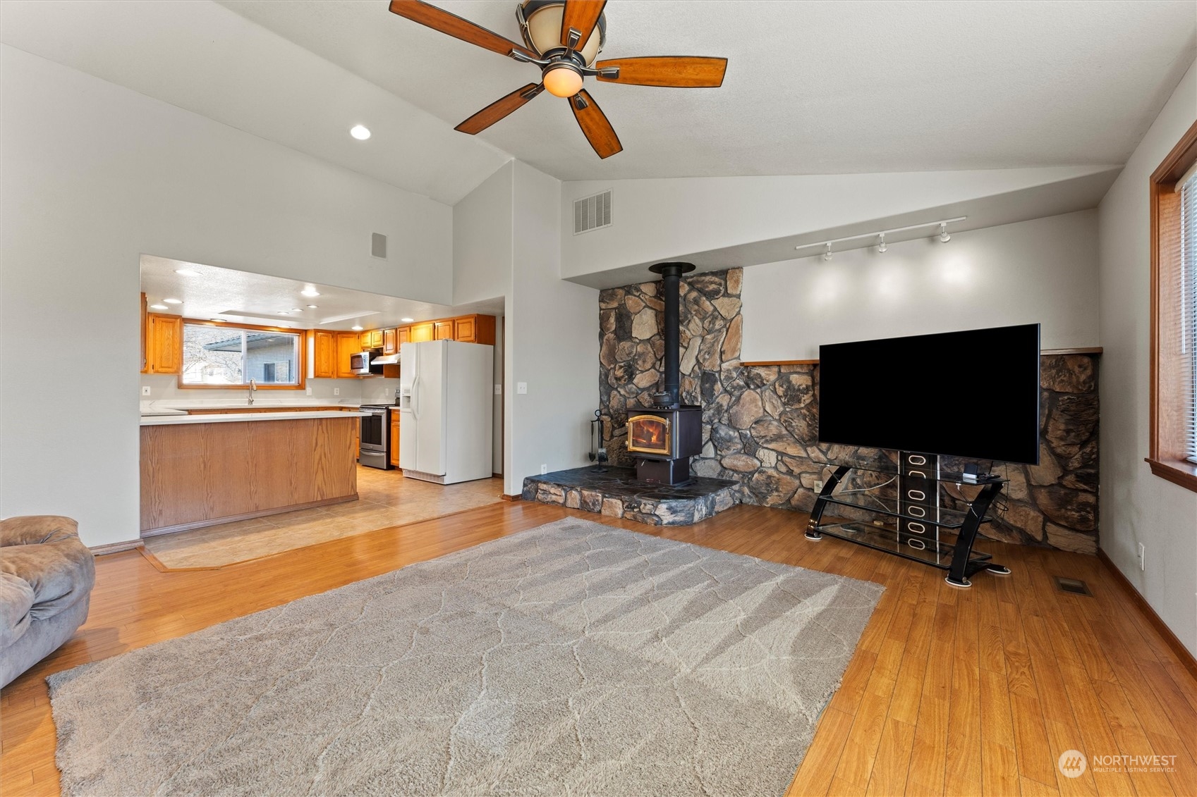 property viewer photo 6