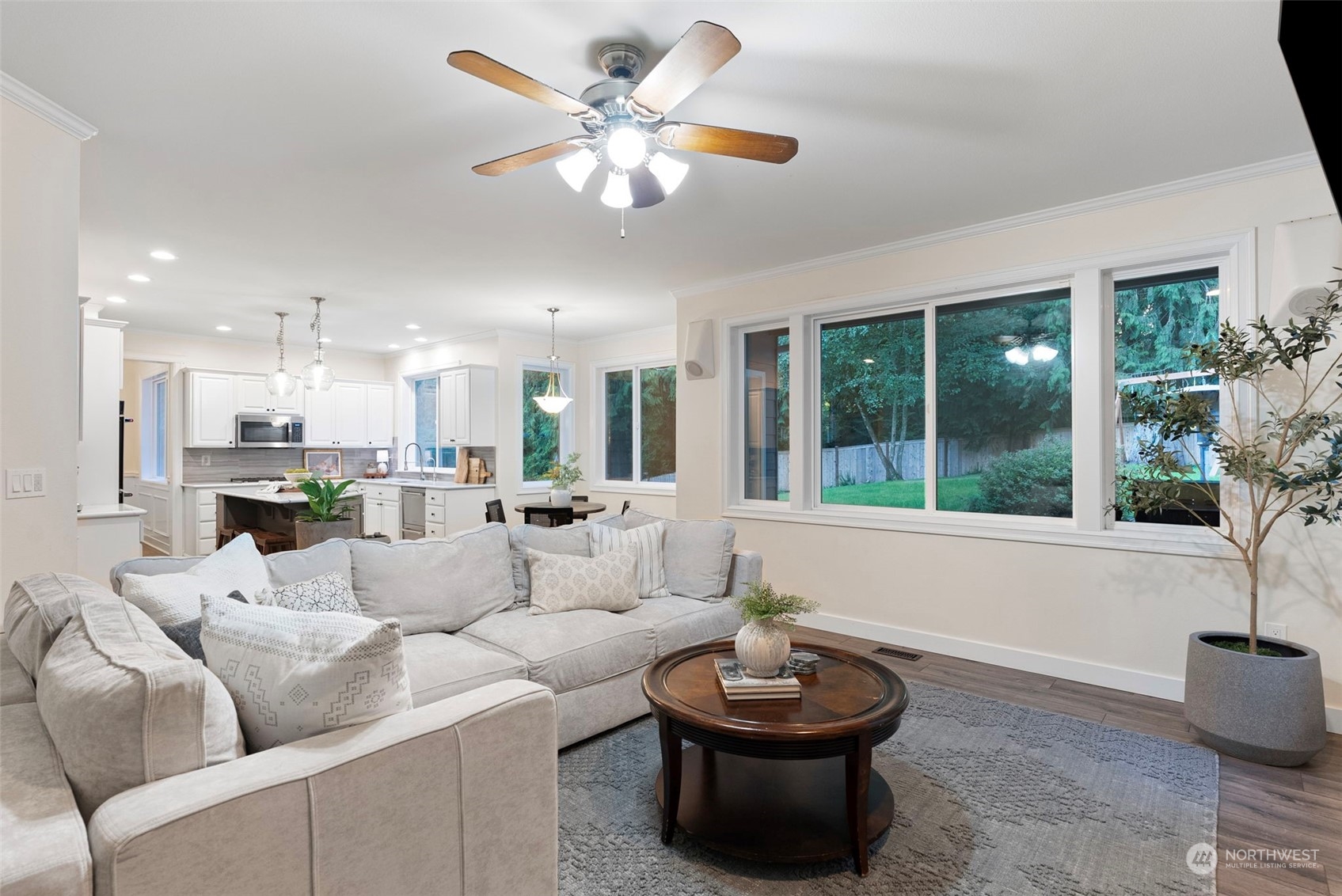 property viewer photo 11