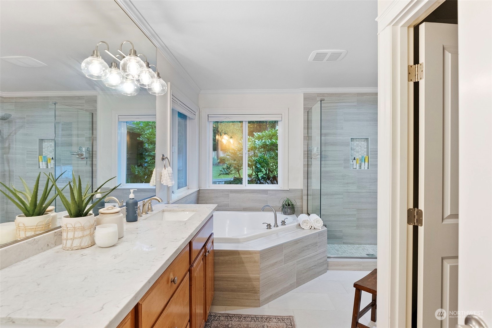 property viewer photo 18