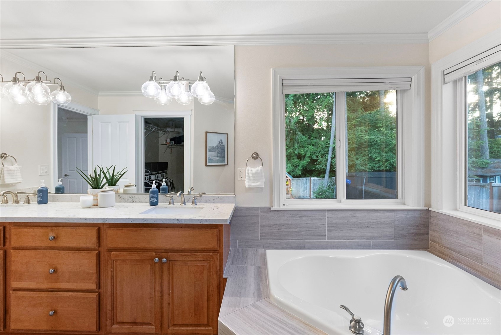 property viewer photo 19